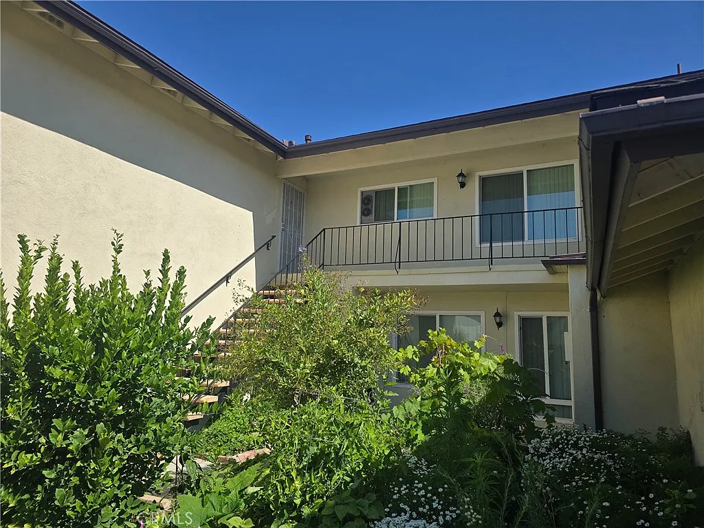 Building Photo - 1649 Via Mirada #D