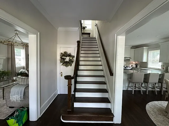 3 bed, 2.5 bath, 1958 sqft, $4,200 — Photo 2