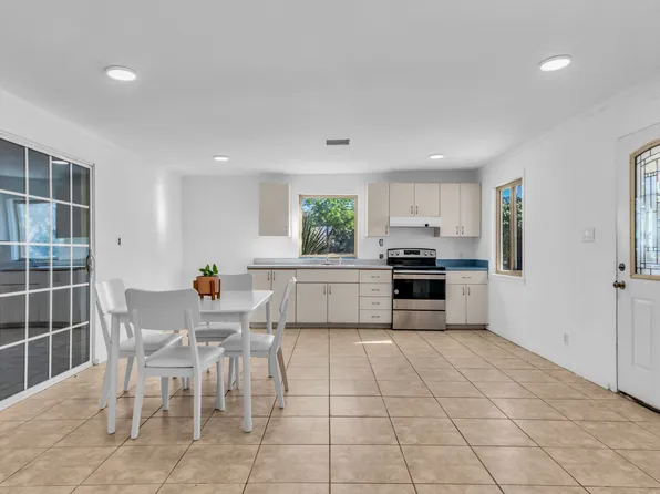 23200 Berry Rd, Desert Hot Springs, CA 92241