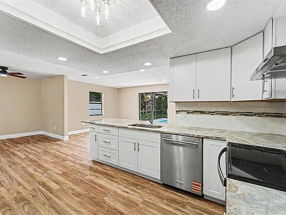5th image of 1364 DILL AVENUE