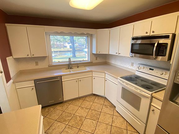 2nd image of 311 W McGinnis Cir