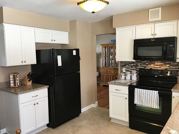 3rd image of 6170 Carlyle Dr