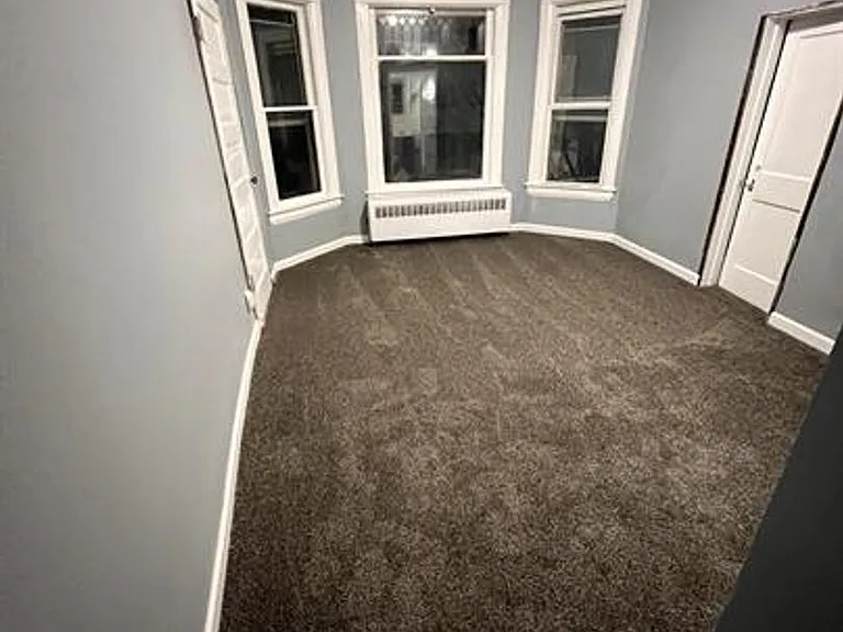 810 Wells St — Photo 2