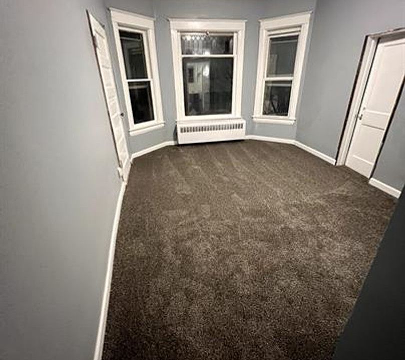 2nd image of 810 Wells St #4