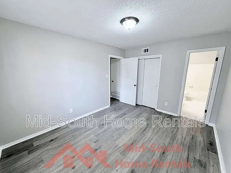 139 N Claybrook St #3 — Photo 5