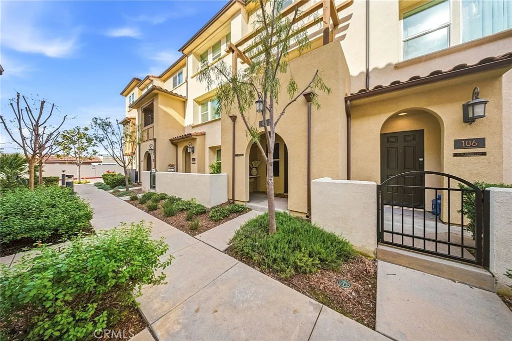 3 bed, 1552 sqft, $3,500 — Photo 1