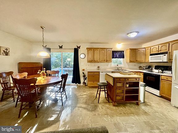 2nd image of 33 Highview Dr