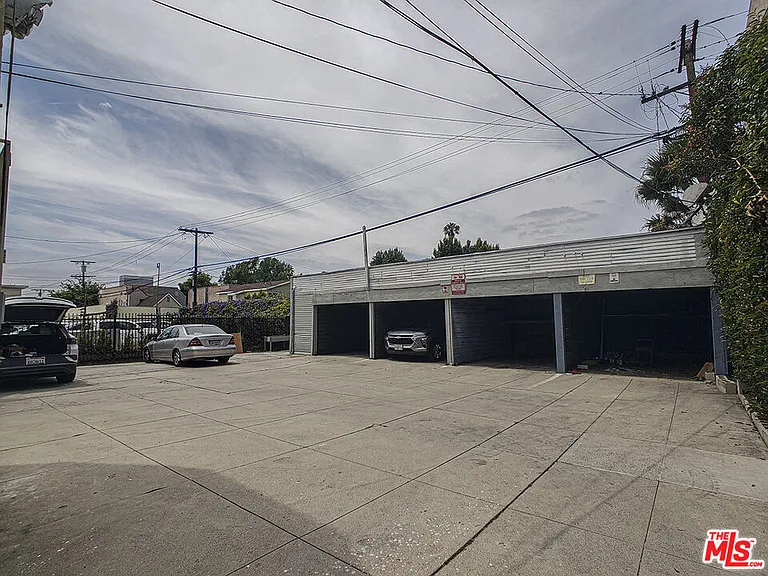 109 S Berendo St #2 — Photo 23