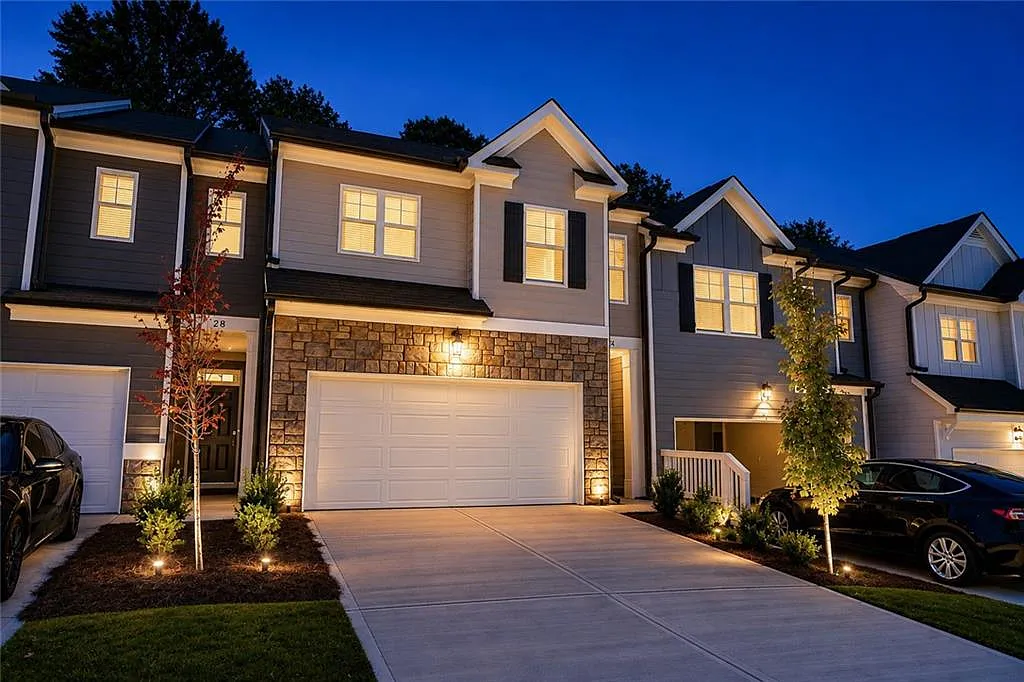 3 bed, 2.5 bath, 1877 sqft, $2,100 — Photo 2