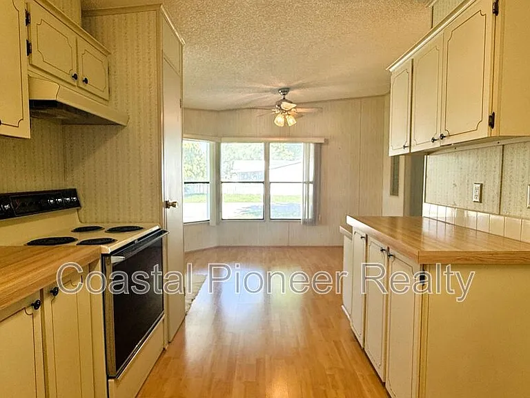 4550 Charter St #RC — Photo 9