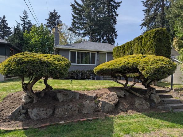 12025 17th Ave NE