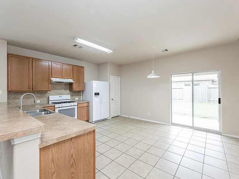 6138 Sierra Springs Ln — Photo 11