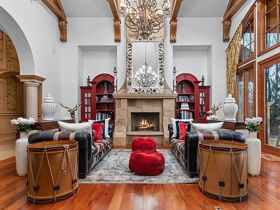 4th image of 4601 N Foothill Dr