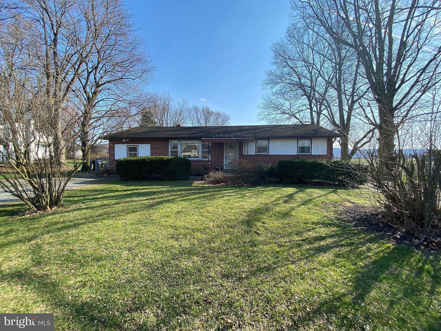 4220 Main St, Elverson, PA 19520 Zillow