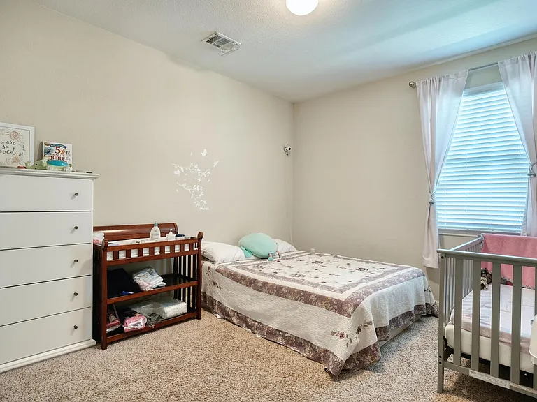 413 Alsatian Ln — Photo 10