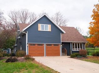 3013 Yorkshire Blvd, Charles City, IA 50616