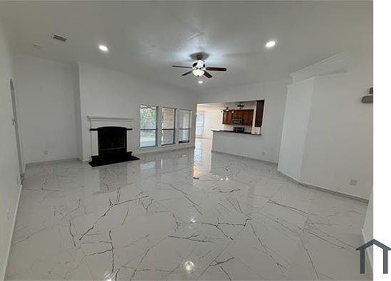 4th image of 1500 Grey Willow Ln