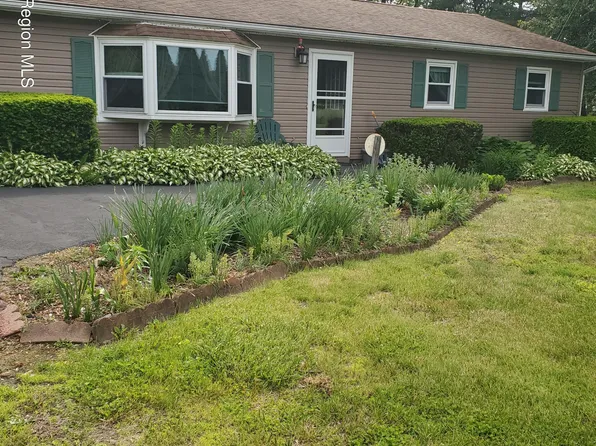 4 Robin Road Road, Kinderhook, NY 12106