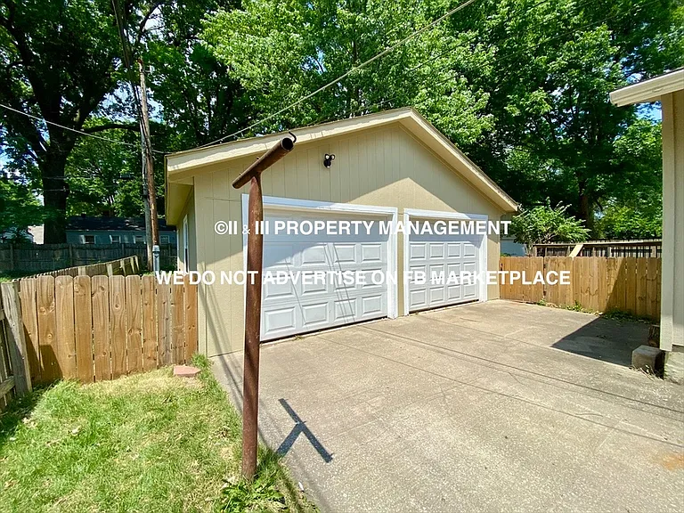 512 W 86th St — Photo 36