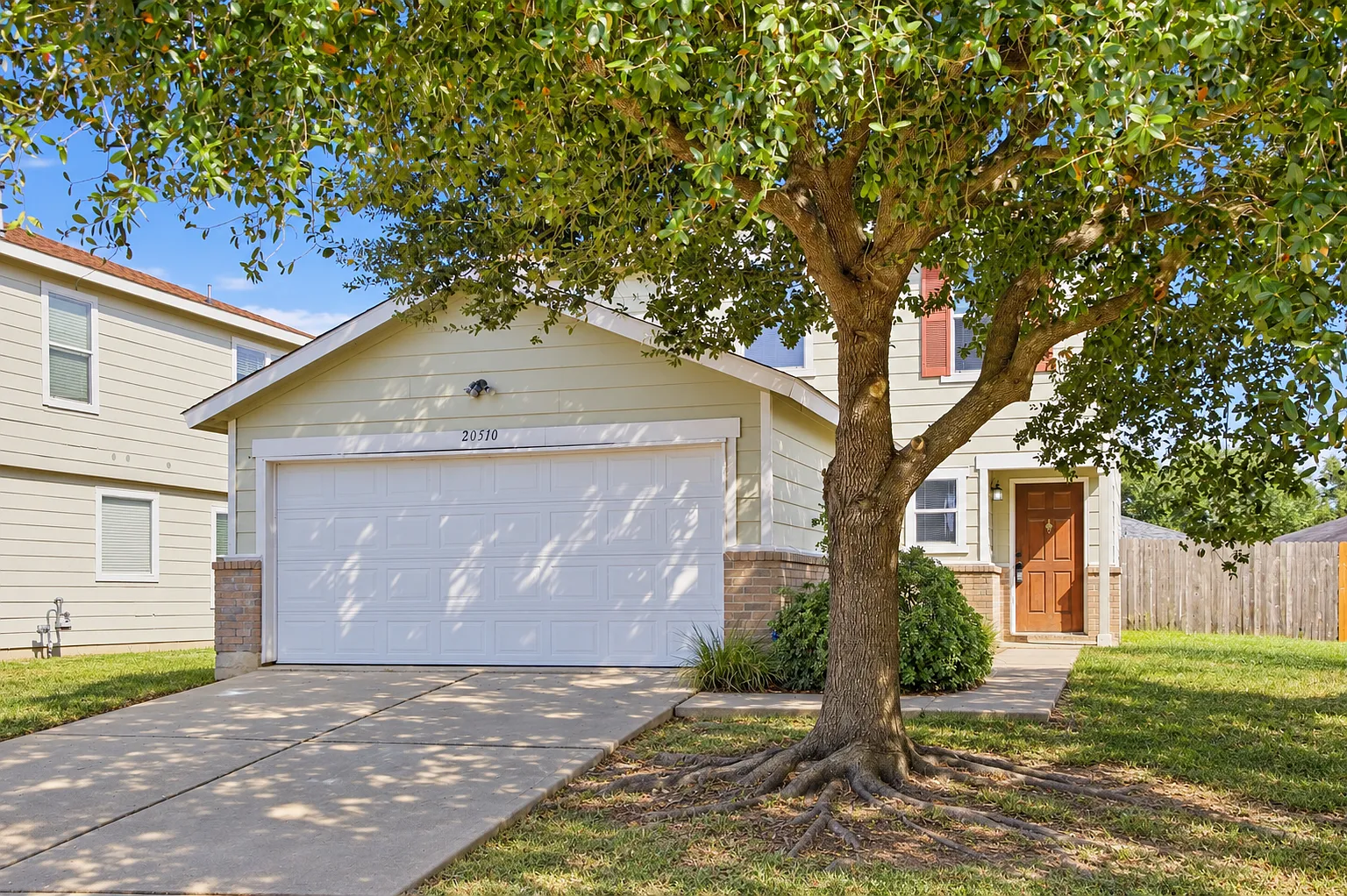 3 bed, 2.5 bath, 1725 sqft, $2,640 — Photo 2