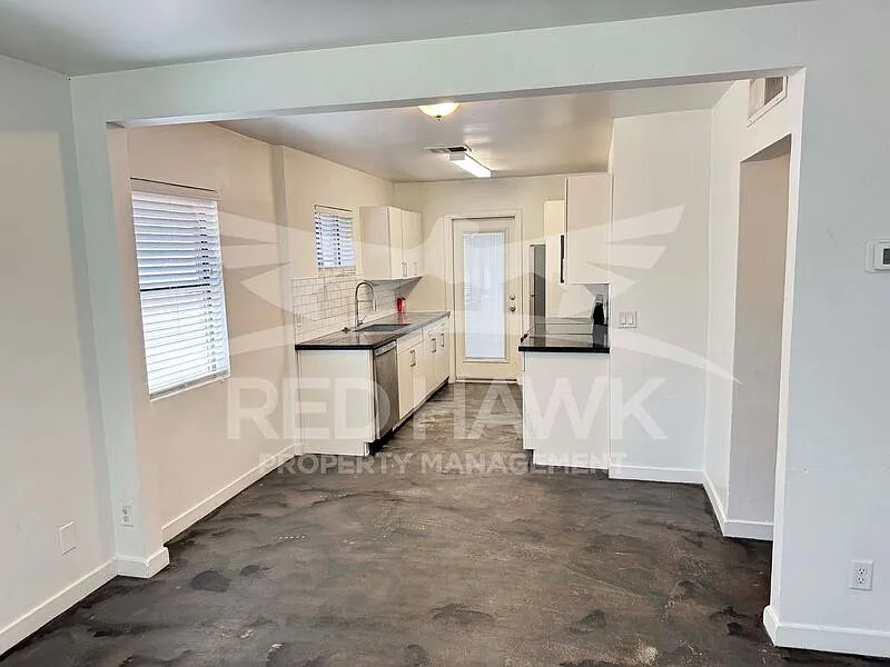 2 bed, 1.0 bath, 800 sqft, $1,495 — Photo 3