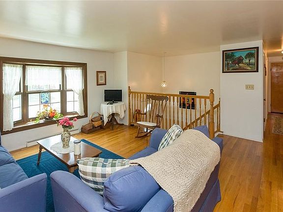 4th image of 103 Henry Hudson Dr