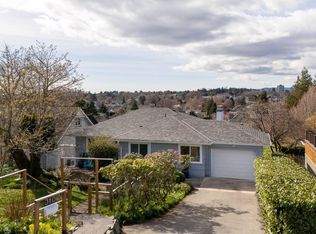 310 Windermere Pl, Victoria, BC V8S 3J3