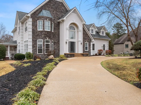 5811 Rainbow Springs Dr, Chattanooga, TN 37416