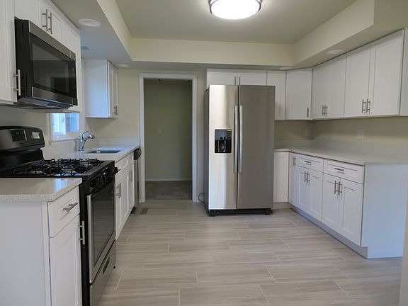 3rd image of 307 Hiawatha Dr