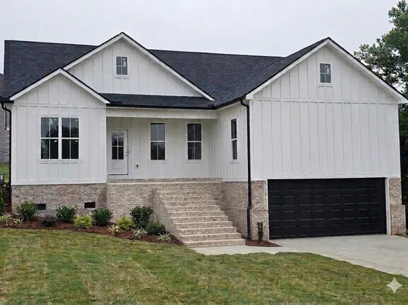 1025 Northside Dr, Dickson, TN 37055