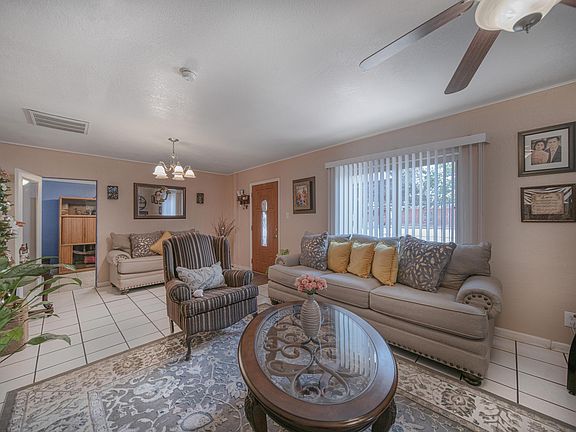 4th image of 4615 Comanche Ave