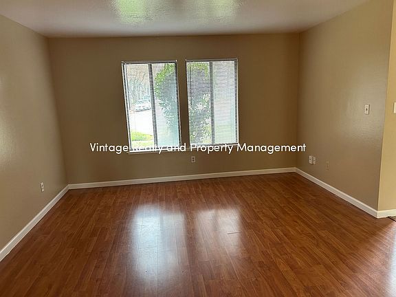 4th image of 3311 Mill Springs Dr