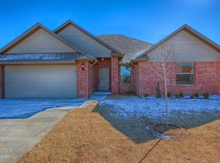 11204 NW 104th St, Yukon, OK 73099