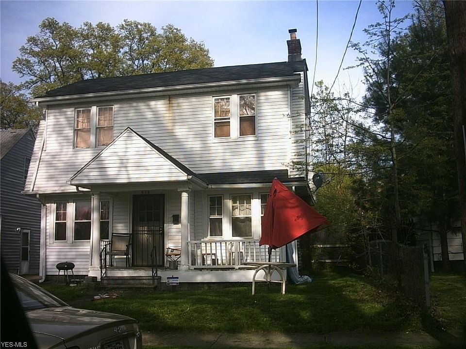 2nd image of 915 Storer Ave