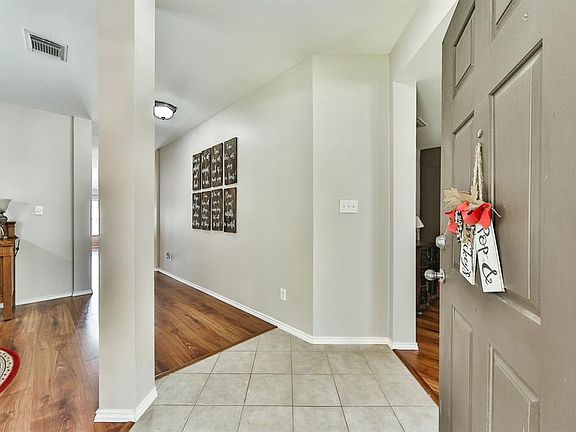 3rd image of 1423 Brady Creek Ln