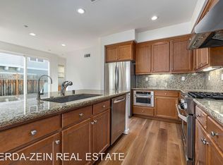 1626 Cruiser Ln, Alameda, CA 94501