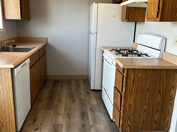 3rd image of 1741 W Lockeford St APT 4