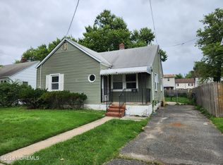 16 Harding Ave, Keansburg, NJ 07734