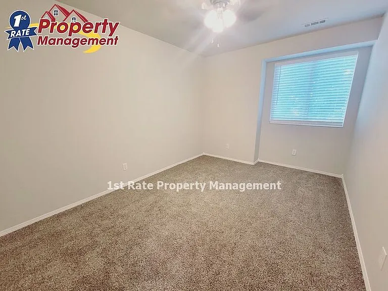 4920 W Blodgett Ln #201 — Photo 8