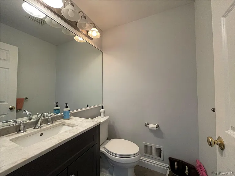 46 Maple Ave — Photo 7