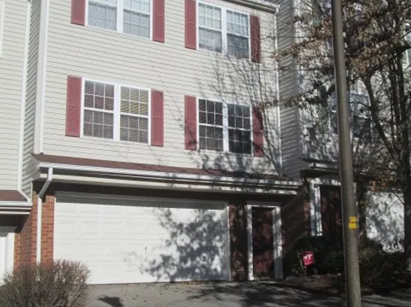 305 Silver Leaf Dr, Christiansburg, VA 24073