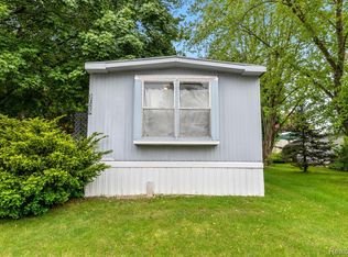 3723 Pinoak St, Clarkston, MI