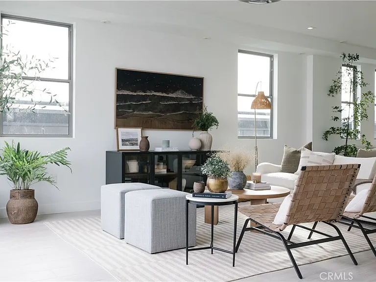 2230 Newport Blvd #301 — Photo 3
