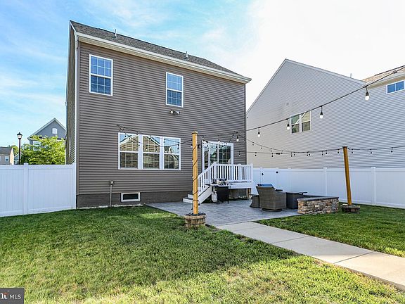 3rd image of 6709 Ninth Corps Ln