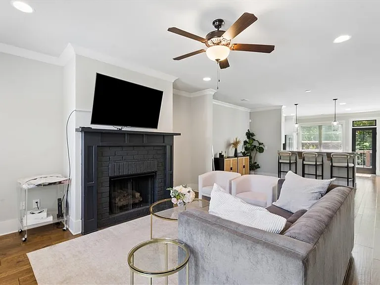 2424 Misty Hollow Pl — Photo 5