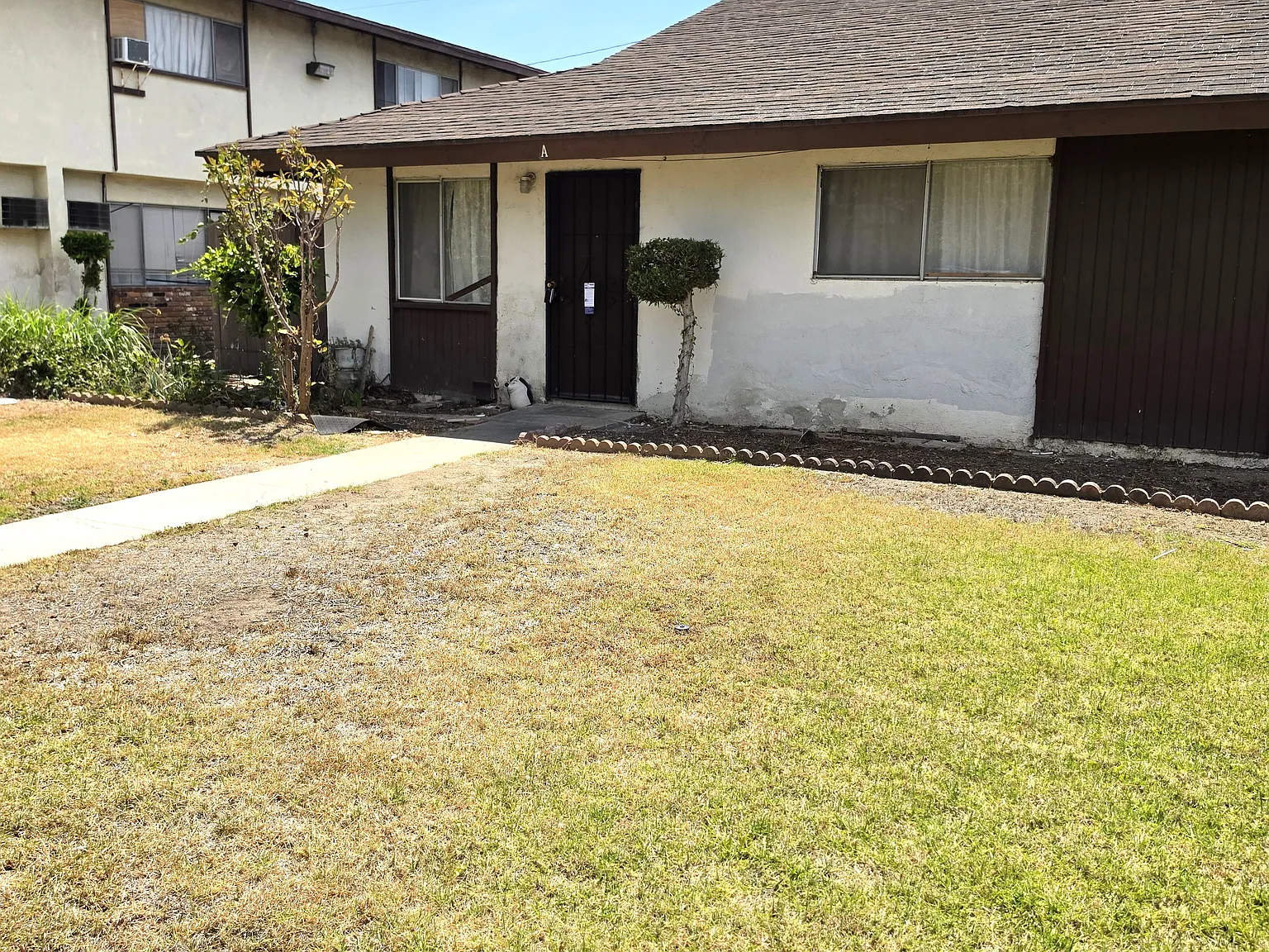 2 bed, 800 sqft, $2,300 — Photo 1