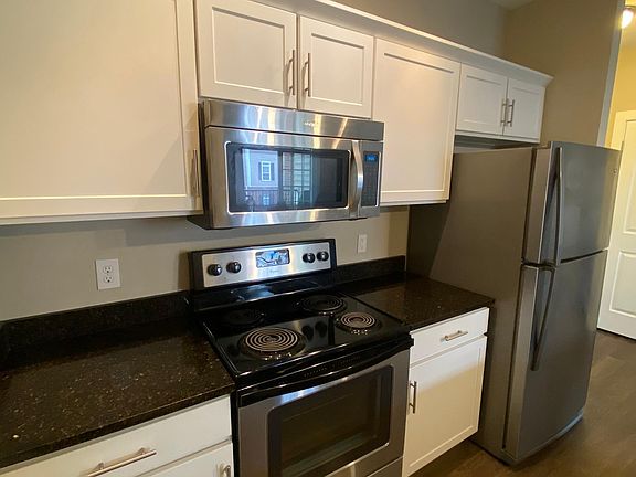 4th image of 5591 Bowland Pl N
