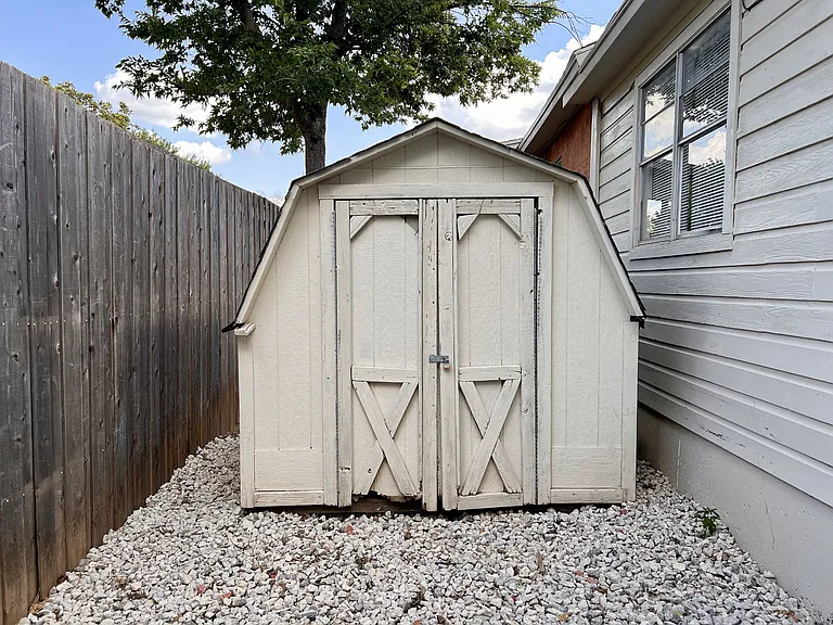 5638 Curzon Ave — Photo 9