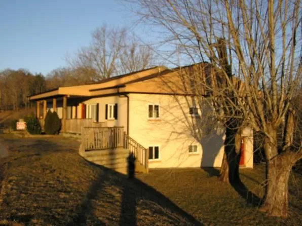 4 Skyway Dr #4, Marshall, NC 28753