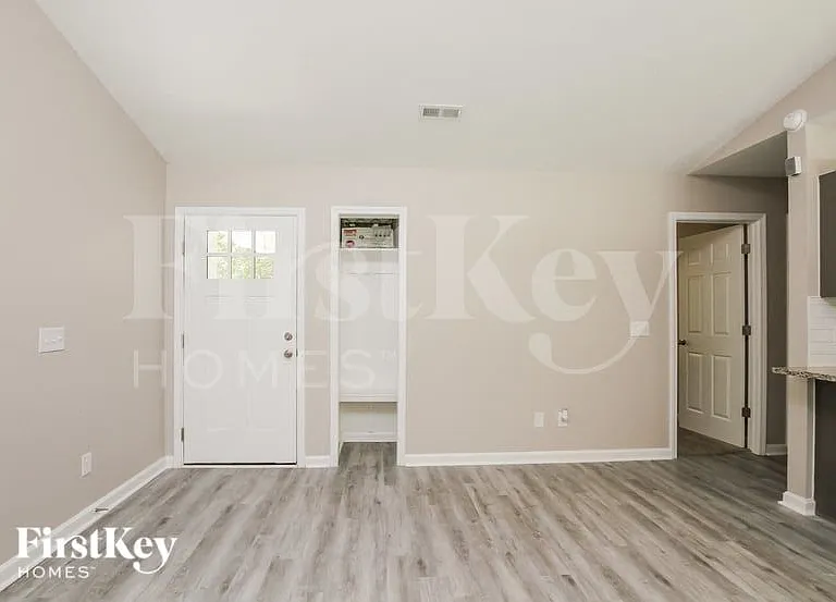 128 Lismark Dr — Photo 9